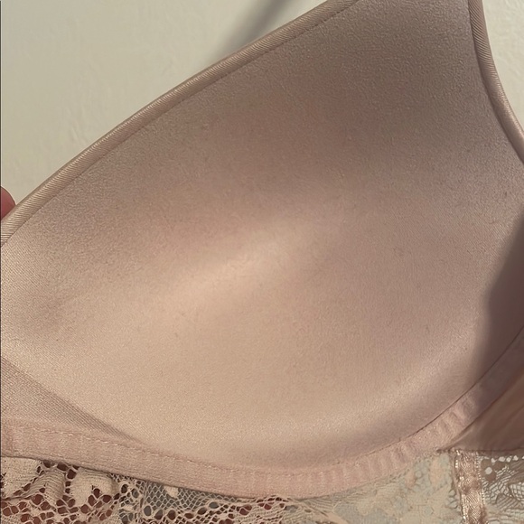 🔘 Maidenform Lace Trimmed Bra in Nude (38B) - Picture 8 of 8